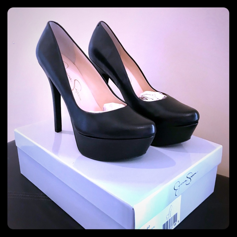 Size 9 pumps
